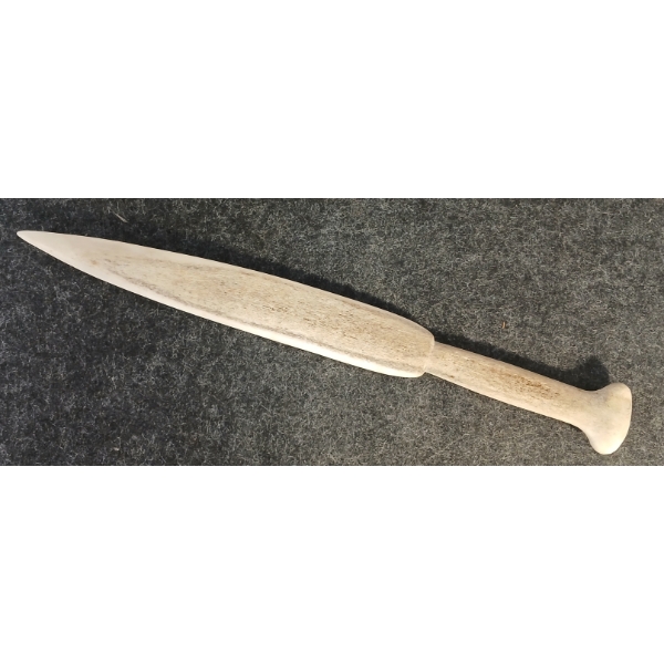 ANTLER KNIFE BY UNKNOWN ARTIST