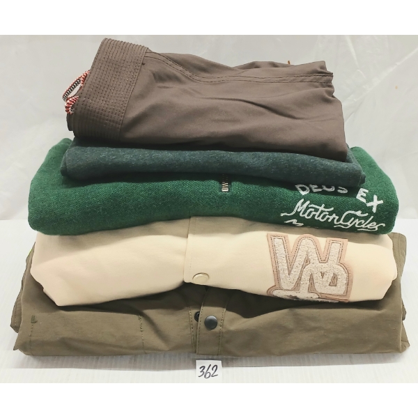 LOT OF 5 - MEN'S T-SHIRT, SHORTS, SWEATERS & JACKET - MFG PENFIELD, DEUS EX MACHINA, ETC