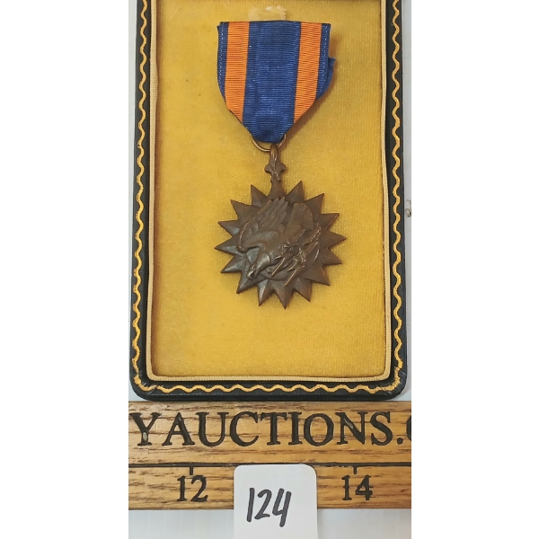 U.S. AIR MEDAL IN CASE - S/SGT ERMINE P. CASPARRO A.C.