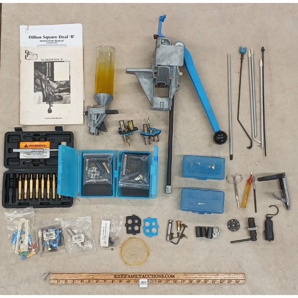 JOB LOT - DILLON SQUARE DEAL 'B' RELOADER & ASSORTEDE ACCESSORIES