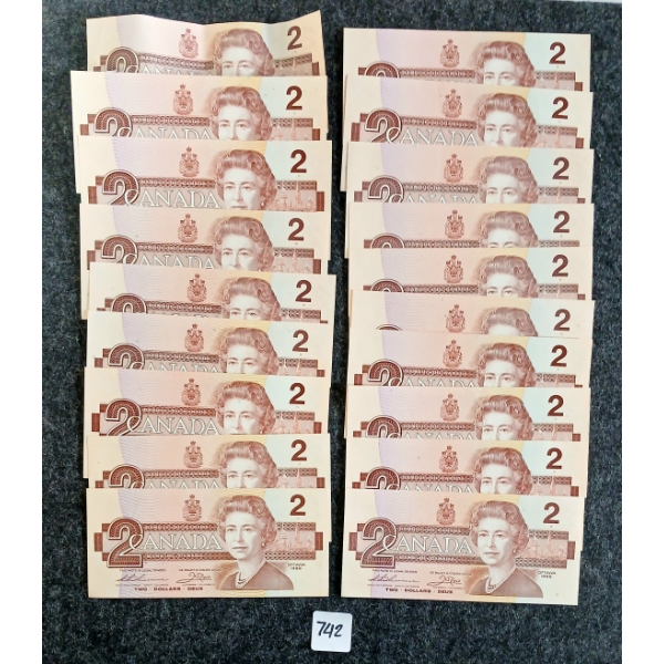 LOT OF 19 - 1986 CDN $2 BANKNOTES - SOME UNCIRCULATED