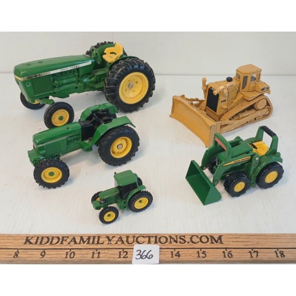 LOT OF 5 - DIECAST & PLASTIC MODEL JOHN DEERE TRACTORS & CAT DOZER