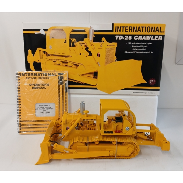 1ST GEAR CONSTRUCTION PIONEERS DIECAST INTERNATIONAL TD-25 CRAWLER