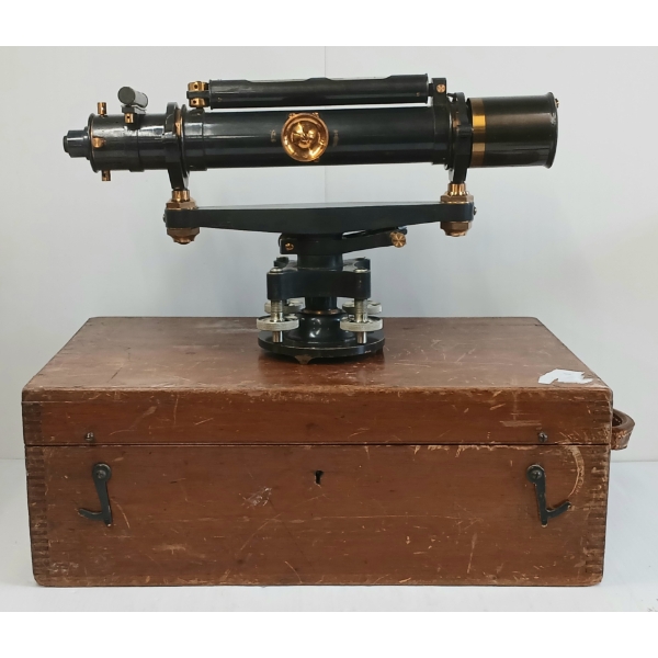 STANLEY SURVEYOR'S LEVEL NO. 117376 W/ CASE - LACQUERED BRASS - C. VICTORIAN ERA