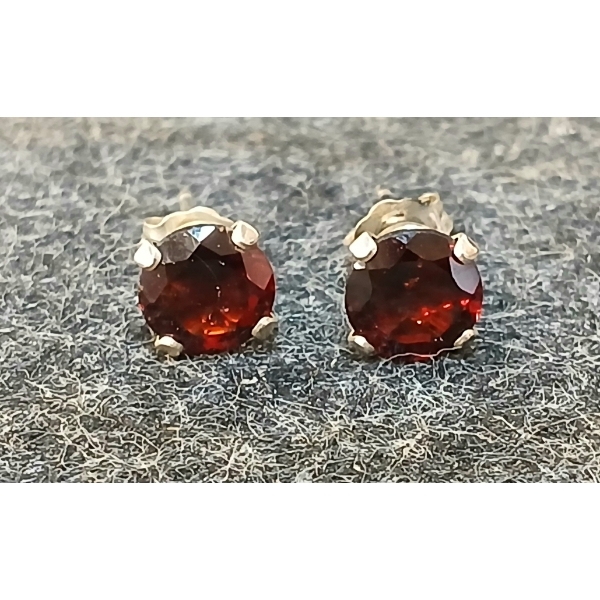 PAIR OF GARNET & STERLING STUD EARRINGS