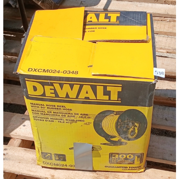 DEWALT MANUAL HOSE REEL W/ 50IN RUBBER HOSE