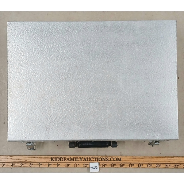 SMALL HARDCASE W/ LOCK & KEY