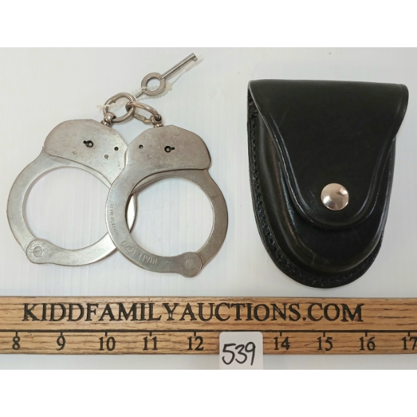 S&W HANDCUFFS W/ KEY & LEATHER HOLSTER