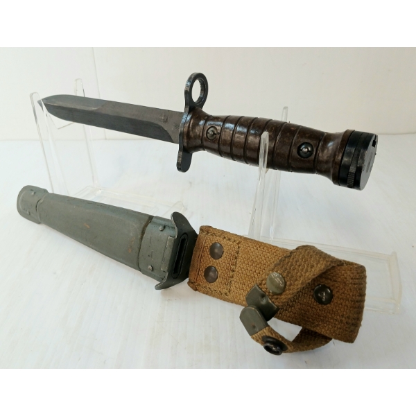 1959 ITALIAN ARMY M1 CARBINE BAYONET W/ SCABBARD & FROG