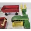 Image 4 : LOT OF 9 - ERTL INTERNATIONAL MANURE SPREADER, TRAILER, ETC