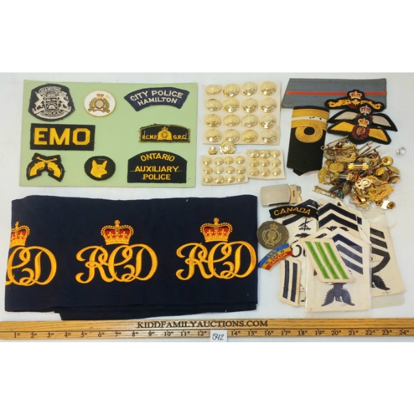 JOB LOT - CDN & U.S. INSIGNIA