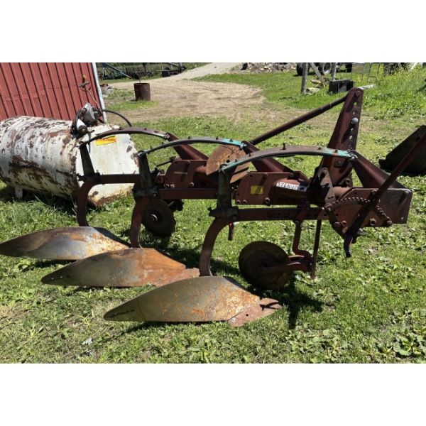 KVERNELAND STENOMAT 14FT 3 FURROW PLOUGH - 3PTH