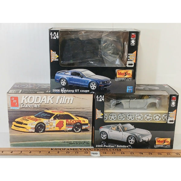 LOT OF 3 - MAISTO/AMT MODEL KITS INCL 2006 MUSTANG GT,  PONTIAC SONSTICE & KODAK CHEVROLET