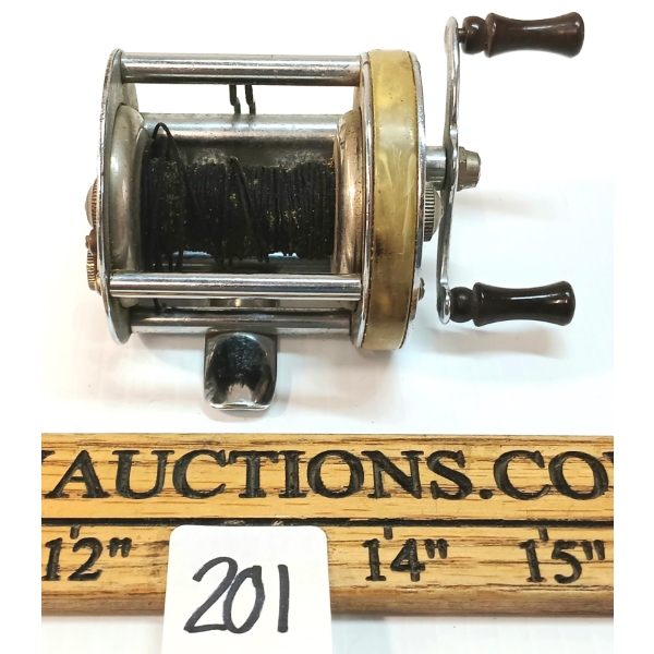 SHAKESPEARE TRIUMPH MODEL OK FISHING REEL - CIRCA 1958