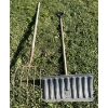 Image 1 : LOT OF 2 - HAY FORK & SNOW SHOVEL