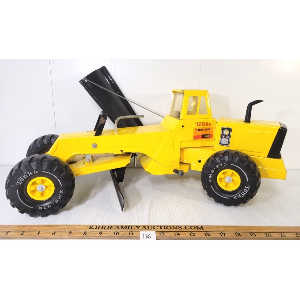 TONKA PRESSED STEEL GRADER W/ WING BLADE