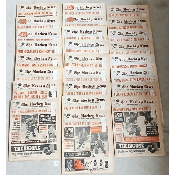LOT OF 25 - 1974-1975 THE HOCKEY NEWS PAPERS - "NHL EXPANSION MAY BE OVER"