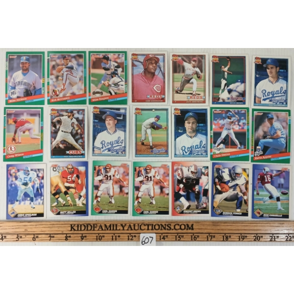 QTY OF ASSORTED SPORTS CARDS - BASEBALL & HOCKEY