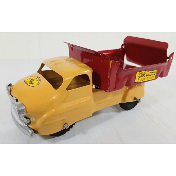 LINCOLN PRESSED STEEL DUMP TRUCK
