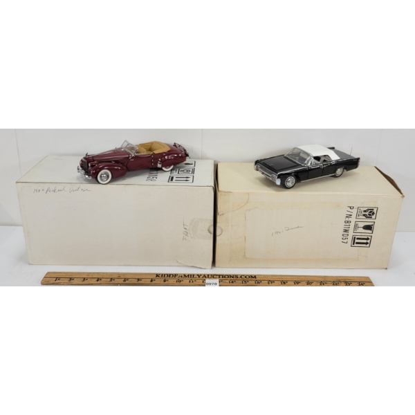 LOT OF 2 - FRANKLIN MINT DIECAST VEHICLES - INCL '40 PACKARD & '61 LINCOLN CONTINENTAL