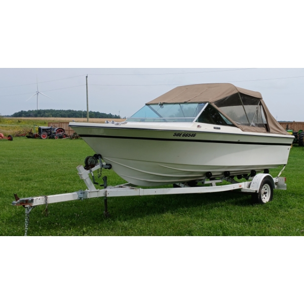 VINTAGE GREW BOAT W/ TRAILER - 20FT