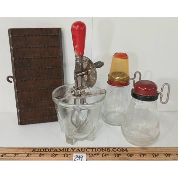 LOT OF 4 - FULL VISION BEATER SET, VICTOR CABBAGE SHREDDER AND ANDROCK SPICE GRINDERS