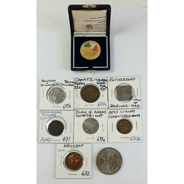 LOT OF 9 - WORLD TOKENS & COINS - INCL TAVERN TOKENS, 1985 ITALY & 1977 ENGLAND COMMEMORATIVE COINS