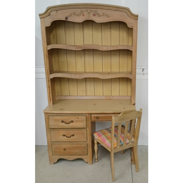 LOT OF 2 - FLORAL MOTIF DESK W/ HUTCH & CHAIR SET - WASHED PINE - MATCH TO LOTS 292 / 293