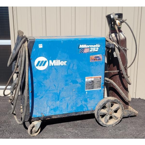 MILLERMATIC 252 MIG WELDER - 220V