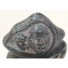 Image 2 : MOTHER LIFTING SEAL BY DANIEL - STONE