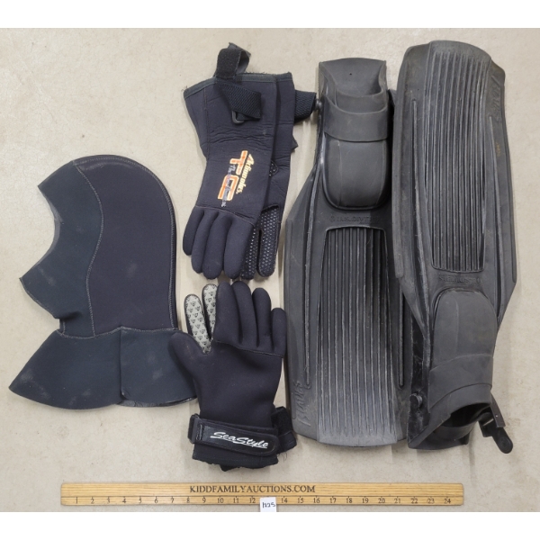 LOT OF 5 - MEN'S BARE WETSUIT, TUSA HEAD COVER & PAIRS OF GLOVES, FLIPPERS - SEE ALL PICS