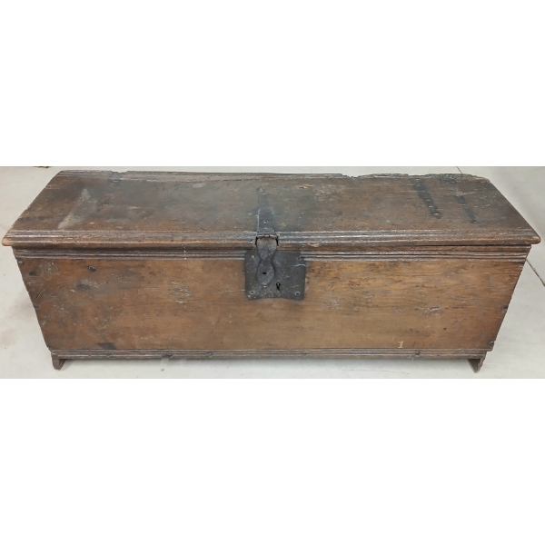 COFFER CHEST - COUNTRY STYLE - PINE - C. EARLY / MID 19TH CENTURY