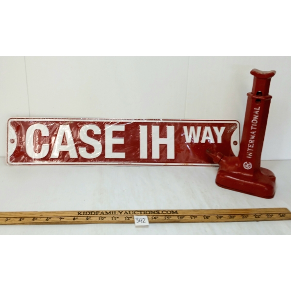 LOT OF 2 - CASE IH WAY SST SIGN & JACK