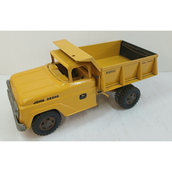 TONKA PRESSED STEEL JOHN DEERE TRUCK