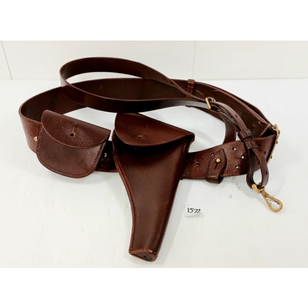 LEATHER HANDGUN HOLSTER & AMMO POUCH ON BELT