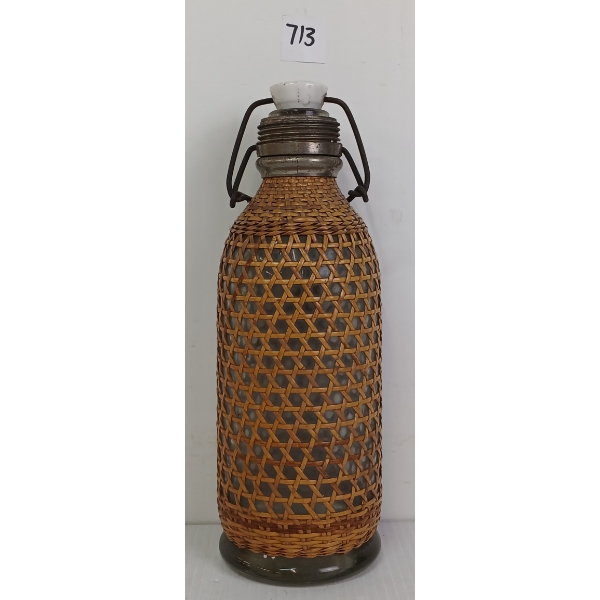 AERATOR LONDON BOTTLE W/ WICKER COVER & CERAMIC STOPPER