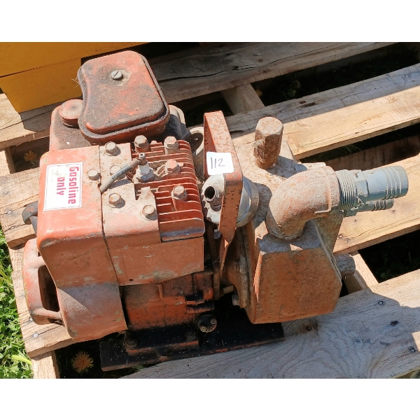 GAS POWERED WATER PUMP W/ BRIGGS & STRATTON ENGINE