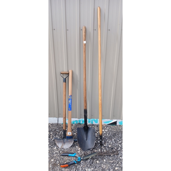 LOT OF 5 - GARDEN TOOLS - SHOVEL RAKE & PICKAXE
