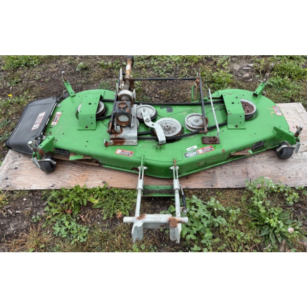 JOHN DEERE MOWER DECK - 72 INCH CUT
