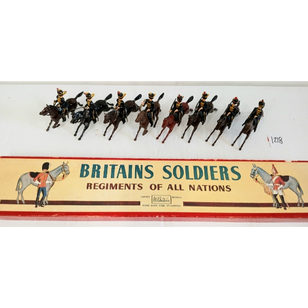BRITAINS SOLDIERS LEAD FIGURES - NO. 8 4TH QUEEN'S OWN HUSSARS