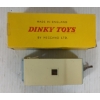 Image 6 : DINKY TOYS FOUR BERTH CARAVAN W/ BOX