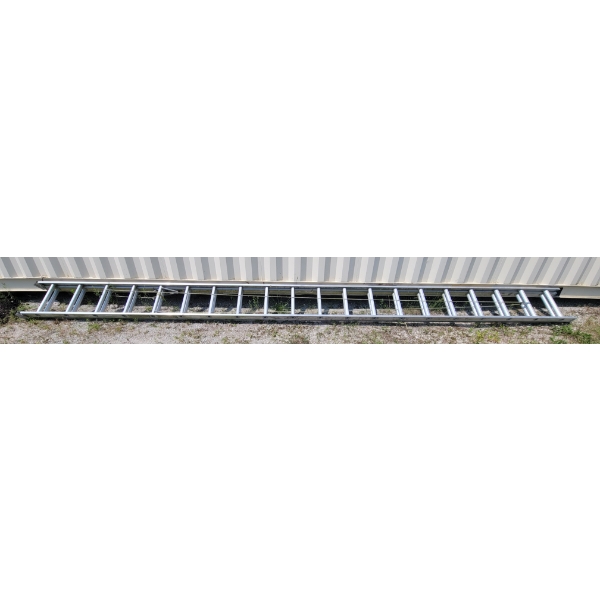 40FT EXT LADDER