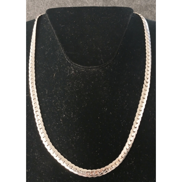 PLATINUM PLATED SERPENTINE NECKLACE