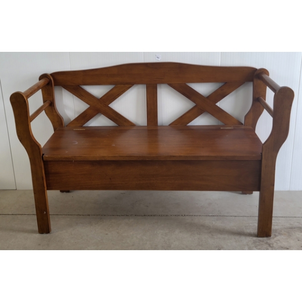 ARTS & CRAFT STORAGE BENCH - RED WOOD STAIN