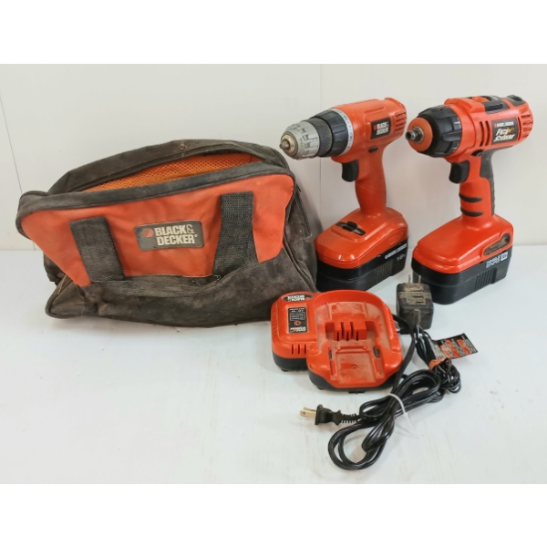 JOB LOT - BLACK & DECKER 18V CORDLESS DRILLS, BATTERY CHARGER, DRILL BITS & TOOL BAG