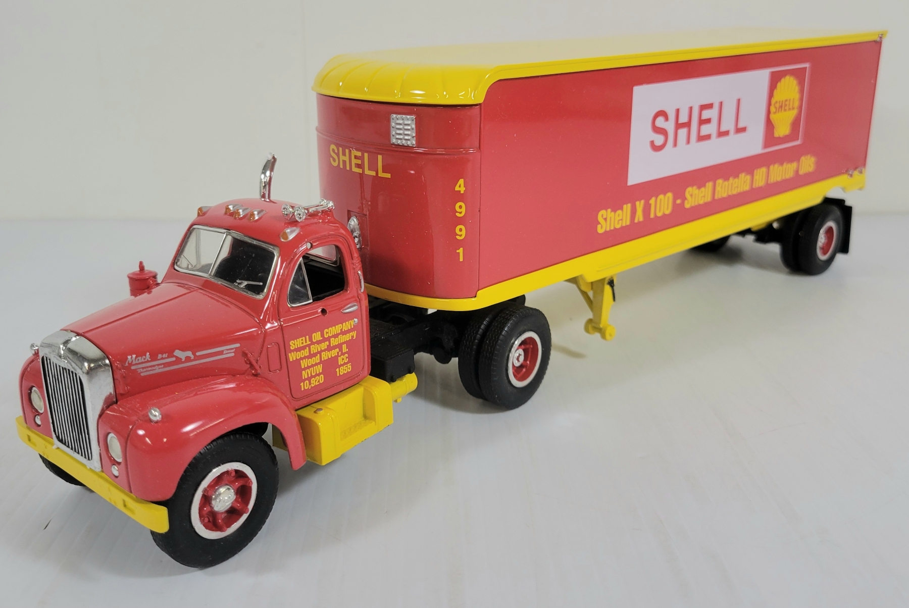 FIRST GEAR DIECAST 1960 SHELL B-61 MACK TRACTOR & TRAILER