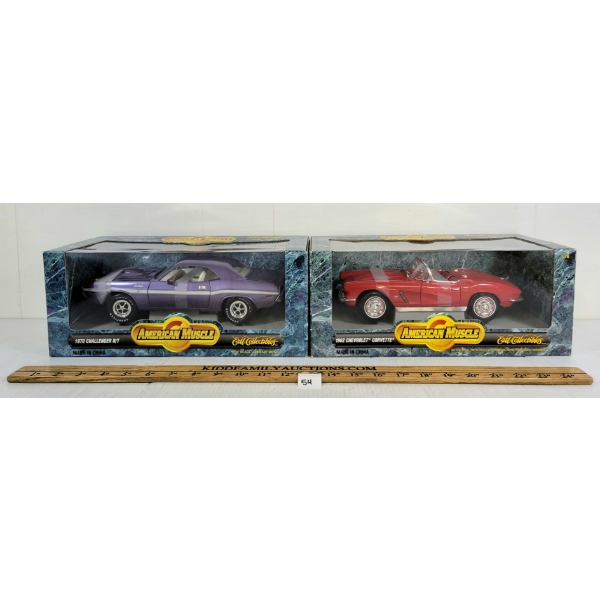 LOT OF 2 - ERTL AMERICAN MUSCLE DIECAST '62 CHEVROLET CORVETTE & '70 CHALLENGER R/T MODELS