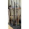 Image 1 : LOT OF 7 - GARDEN TOOLS