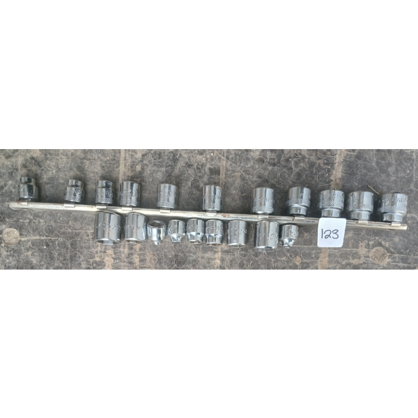 QTY OF MAC SOCKETS - 3/16 - 19MM