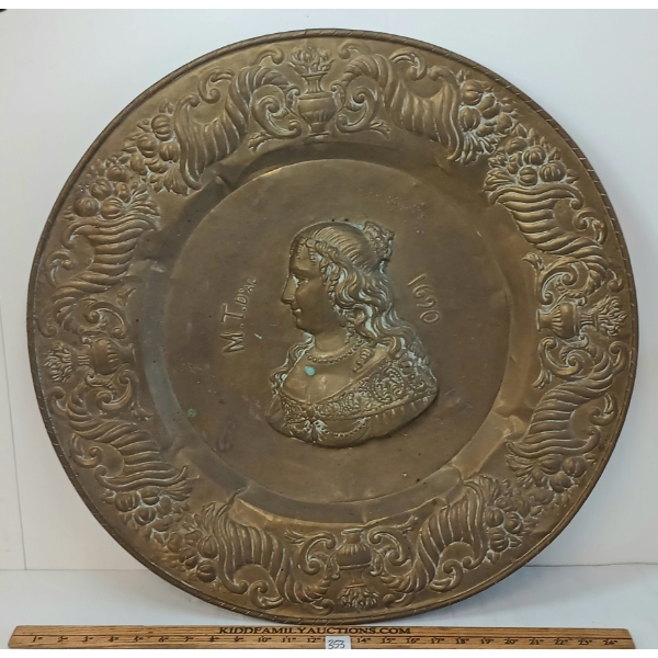 DECORATIVE BRASS PLATE W/ REPOUSSE RELIEF PORTRAIT